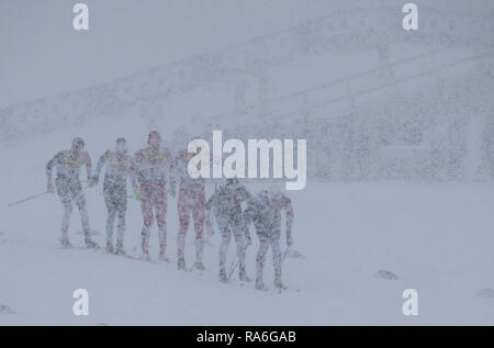 Oberstdorf, Allemagne. 09Th Jan, 2019. Ski nordique/ski de fond : Coupe du monde, Tour de ski, 15 km départ groupé, les hommes classique. Le ski de fond dans la neige. Credit : Karl-Josef Opim/dpa/Alamy Live News Banque D'Images