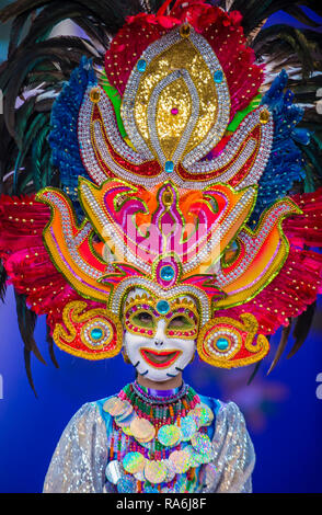 Danseuse philippine du festival Masskara de Bacolod se déroule au festival Maskdance qui s'est tenu à Andong, en Corée du Sud Banque D'Images