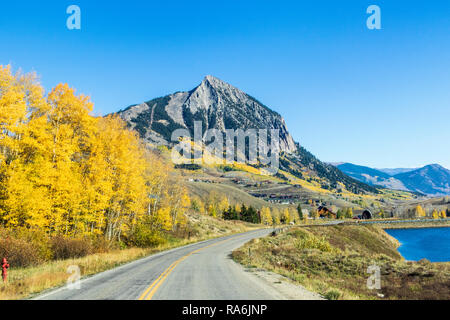 Crested Butte Mountain (ou Mont Crested Butte) au Colorado en automne. Banque D'Images