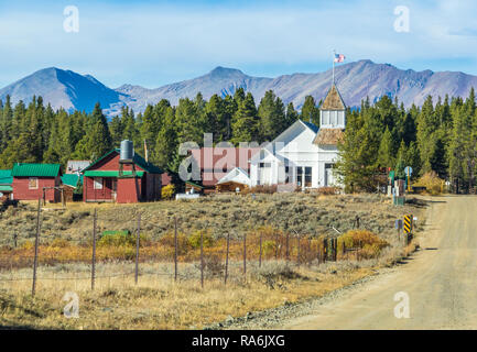 Tin Cup historique communauté dans le Colorado, région rurale avec un accès limité en hiver. Banque D'Images