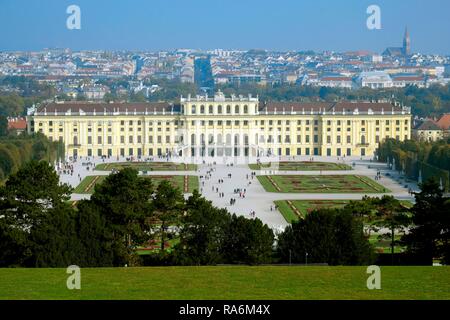 Vue de la chapelle du château de Schönbrunn, Vienne, Autriche Banque D'Images