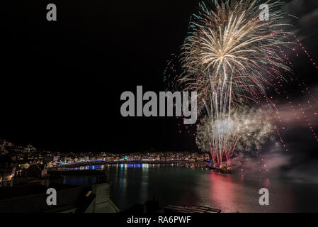 New Years eve 2018 Feu d'artifice sur Smeaton'S pier St Ives Cornwall UK 4 Banque D'Images