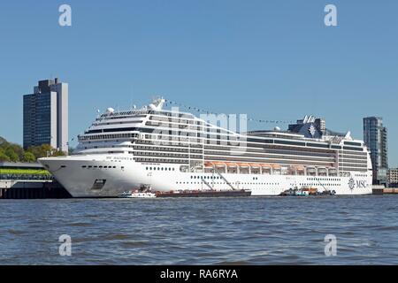 Navire de croisière MSC Magnifica, port de Hambourg, Hambourg, Allemagne Banque D'Images