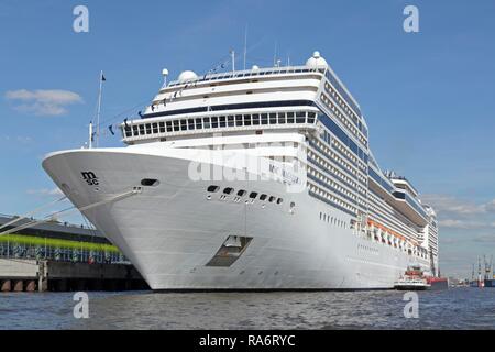 Navire de croisière MSC Magnifica, port de Hambourg, Hambourg, Allemagne Banque D'Images