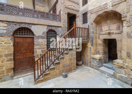 Cour de Beit El historique ottoman Set Waseela Waseela Hanem (construction maison), situé à proximité de la mosquée Al-Azhar à Darb Al-Ahmar district, Vieux Caire Banque D'Images