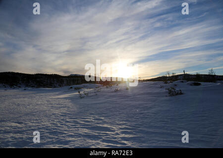 Lever de soleil sur montagne sur neige scène Banque D'Images