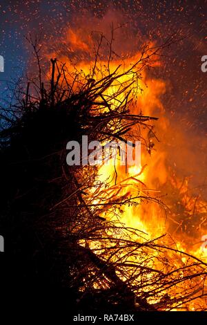 Feu de Pâques, Neetze, Basse-Saxe, Allemagne Banque D'Images