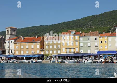 Port, ville de Cres, l'île de Cres, golfe de Kvarner, Croatie Banque D'Images