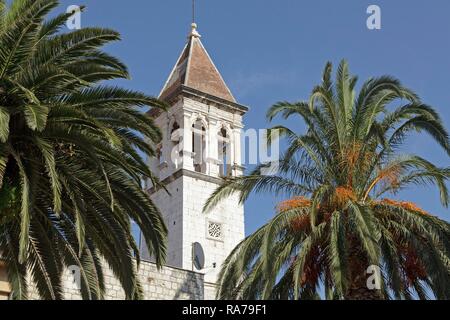 Beffroi de l'église du monastère St Michael, Michael, Trogir, en Dalmatie, Croatie Banque D'Images