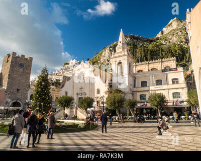 L'église baroque de San Giuseppe (St. Joseph) dans la ville de Taormina, province de Messine, Sicile, Italie Banque D'Images