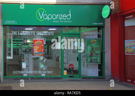 Vaping boutique en centre-ville de Crawley West Sussex Banque D'Images