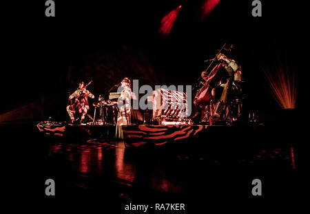 Le chanteur et compositeur Agnes Obel effectue un concert live à Falconer Salen à Copenhague. Le Danemark, 06/11 2016. À l'exception du Danemark Banque D'Images