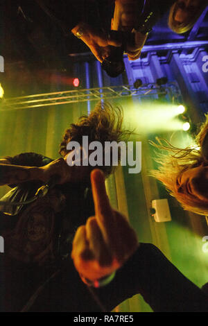 Norvège, Oslo - 1 mars, 2018. Le groupe de death metal danois Baest effectue un concert live à Vulkan Arena pendant le festival de musique norvégienne showcase et conférence par Larm 2018 à Oslo. Ici le chanteur Simon Olsen est vu sur scène. (Photo crédit : Gonzales Photo - par Lange). À l'exception du Danemark Banque D'Images