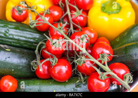 Divers Légumes, poivrons, courgettes, tomates, Banque D'Images