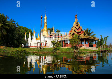 Padoga de monastère bouddhiste sur le lac Inle, l'État de Shan, Myanmar (Birmanie) Banque D'Images