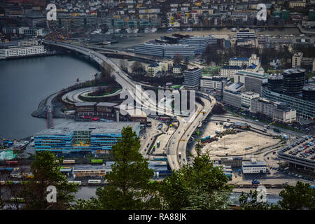 L'image aérienne de l'infrastructure routière de Bergen en Norvège. Banque D'Images