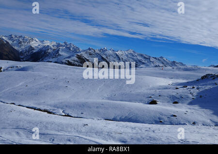 Alpes Suisses : vue panoramique sur les montagnes de neige pic Parsenn au-dessus de Davos Banque D'Images