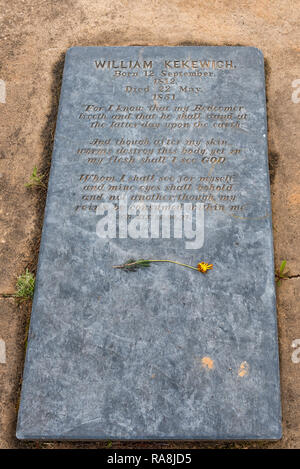 CLANWILLIAM, AFRIQUE DU SUD, le 28 août 2018 : une pierre tombale à l'historique première Église Réformée hollandaise à Clanwilliam dans la province de Western Cape Banque D'Images