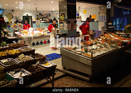 Paris, France, le marché de nuit dans le quartier Montorgeuil Banque D'Images