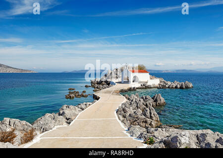 La petite église d'Agios Isidoros sur l'île de Chios, Grèce Banque D'Images