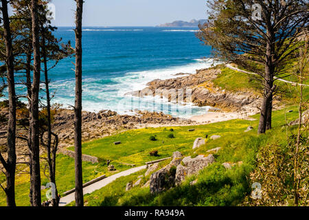 Baiona, Espanha - Mai 03, 2018 : Tour du Mont Boi entourant la forteresse, Pontevedra, Espagne Banque D'Images