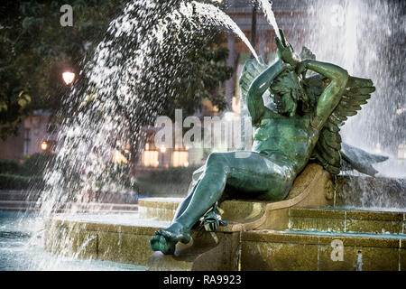 Le Swann Memorial Fountain à Logan Circle Centre-ville de Philadelphie, Pennsylvanie sur le Benjamin Franklin Parkway, Banque D'Images