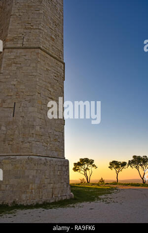 L'Italie, Castel del Monte, château de Frédéric II de Souabe, site de l'UNESCO. Panorama, intérieur et extérieur Banque D'Images