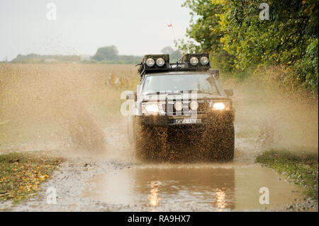 Nissan Patrol off road en Ukraine. 26 septembre 2008 © Wojciech Strozyk / Alamy Stock Photo Banque D'Images