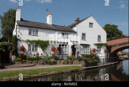 Bridgewater House et canal de Bridgewater à Lymm, Cheshire, Angleterre, Royaume-Uni. Banque D'Images