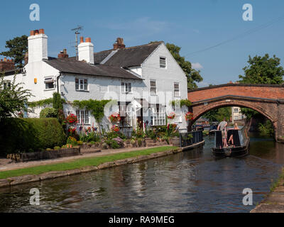 Bridgewater House et canal de Bridgewater à Lymm, Cheshire, Angleterre, Royaume-Uni. Banque D'Images