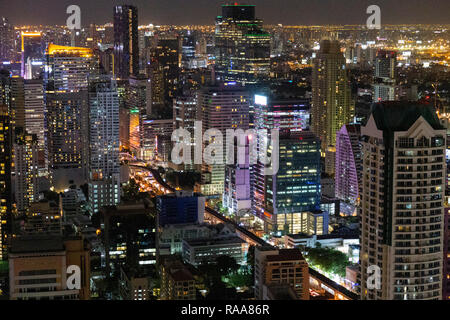 Bangkok skyline at night de bar Sirocco, très belles vues Banque D'Images