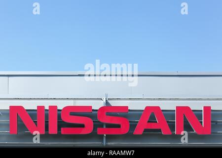 Aarhus, Danemark - 12 août 2015 : logo Nissan sur une façade. Nissan Motor Company Ltd, habituellement raccourci à Nissan est une multinationale japonaise Banque D'Images