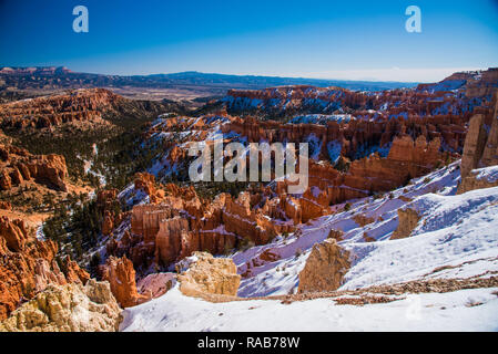 Le Parc National de Bryce Canyon en hiver. Banque D'Images