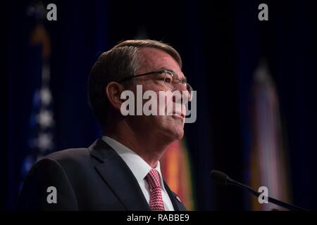 Le Secrétaire à la défense, Ash Carter parle au cours de sous-secrétaire de la défense du travail de Bob cérémonie d'adieux au Pentagone à Washington, D.C., 13 janvier 2017. Banque D'Images