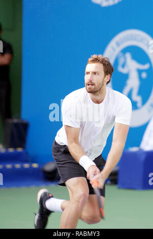 Pune, Inde. 3e janvier 2019. Ernests Gulbis de Lettonie en action dans le premier quart de finale de la compétition des célibataires chez Tata ouvrir le tournoi de tennis ATP de Maharashtra à Pune, en Inde. Credit : Karunesh Johri/Alamy Live News Banque D'Images