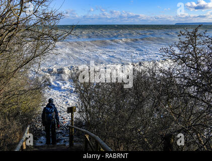 Vitt, Allemagne. 09Th Jan, 2019. La côte escarpée au Cap Arkona non loin du petit village de pêcheurs de Vitt. Crédit : Patrick Pleul/dpa-Zentralbild/ZB/dpa/Alamy Live News Banque D'Images