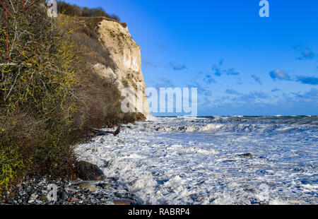 Vitt, Allemagne. 09Th Jan, 2019. La côte escarpée au Cap Arkona non loin du petit village de pêcheurs de Vitt. Crédit : Patrick Pleul/dpa-Zentralbild/ZB/dpa/Alamy Live News Banque D'Images