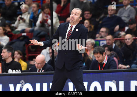 Foto Claudio Grassi/LaPresse 03 gennaio 2019 Assago (MI) Italia sport basket AX Armani Exchange Olimpia Milan vs Buducnost Podgorica - VOLI Turkish Airlines Eurolega 2018/2019 - Mediolanum Forum. Nella foto : Simone Pianigiani (entraîneur en chef AX Armani Exchange Olimpia Milano) perplesso Photo Claudio Grassi/LaPresse Janvier 03, 2019 Assago (MI) Italie sport basket AX Armani Exchange Olimpia Milan vs Buducnost Podgorica - VOLI Turkish Airlines EuroLeague 2018/2019 - Mediolanum Forum. dans la pic : Simone Pianigiani (entraîneur en chef AX Armani Exchange Olimpia Milano) Banque D'Images