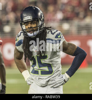 27 novembre 2014 - Santa Clara, Californie, États-Unis - Seattle Seahawks Richard évoluait Sherman (25) se plaint de l'ingérence de passage téléphonique le Jeudi, Novembre 27, 2014, au stade de Lévis à Santa Clara, en Californie. Les Seahawks défait les 49ers 19-3. (Crédit Image : © Al Golub/Zuma sur le fil) Banque D'Images