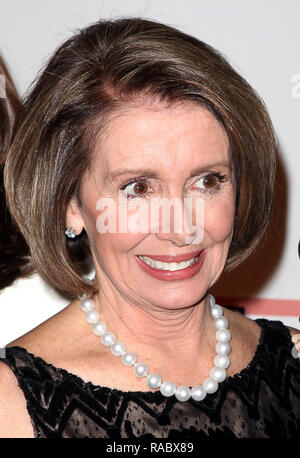 ***PHOTO D***, Nancy Pelosi, a élu comme président de la Chambre Nancy Pelosi, assister à la Kennedy Center Honors 2010 Ceremomy à Washington, DC. Crédit : Walter McBride/MediaPunch Banque D'Images