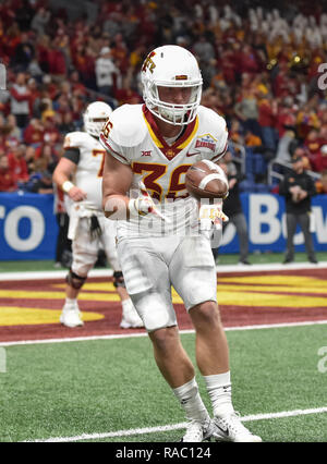 San Antonio, TX, USA. 28 Dec, 2018. Le secondeur de l'état de l'Iowa, Chandler Pulvermacher (36), à la NCAA football Valero Alamo Bowl entre l'Iowa State Cyclones et la Washington State Cougars chez Alamo Stadium à San Antonio, TX. (Photographe complète absolue & Company Crédit : Joe Calomeni MarinMedia.org/Cal/Sport Media) Credit : csm/Alamy Live News Banque D'Images