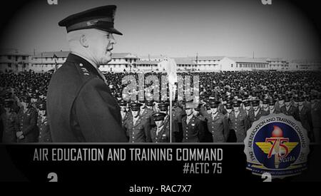 En décembre 1942, le général Henry 'Hap' Arnold traitées 100 000 aviateurs à San Antonio Aviation Centre Cadet, connu aujourd'hui comme Joint Base San Antonio-Lackland, Texas. Le 23 janvier 2017, l'éducation et de la formation de l'Air Command célèbre son 75e anniversaire. C'est une date beaucoup plus importante dans notre patrimoine national qu'une simple marque dans le temps. Le 23 janvier 1942, s'est avéré être la naissance d'une armée de l'air professionnel lorsque les hommes et les femmes étaient précisément sélectionnés et formés pour voler, combattre et gagner la guerre. Banque D'Images