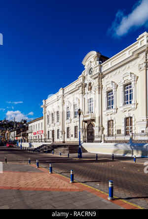 L'Hôtel de Ville, Parc Simon Bolivar, Otavalo, dans la province d'Imbabura, Équateur, Amérique du Sud Banque D'Images