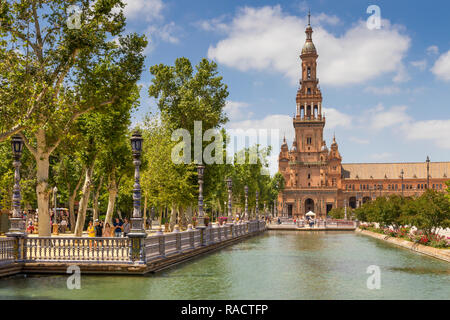 Tour du Nord à Plaza de España, Séville, Andalousie, Espagne, Europe Banque D'Images