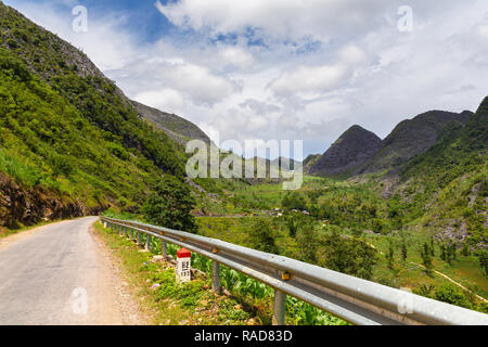 Route de montagne, Ha Giang Province Ha Giang, Boucle, Vietnam, Asie Banque D'Images