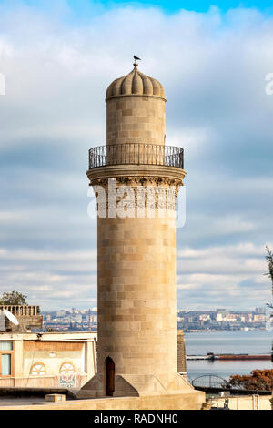 Minaret de la mosquée dans le Palais Shirvanshah, Baku, Azerbaïdjan Banque D'Images