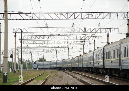 La ligne Kiev-Odessa près de Perekrestovo, Ukraine. 27 septembre 2008 © Wojciech Strozyk / Alamy Stock Photo Banque D'Images