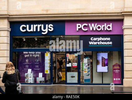 Bath, Royaume-Uni - 13 octobre 2018 : l'entrée de Currys PC World en St Southgate Banque D'Images