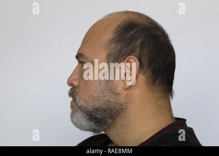 Self Portrait, head shot, vue de côté. Banque D'Images