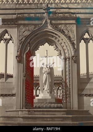 Entrée de la chapelle du puits avec un statut de l'Ange, Cawnpore, Lala Deen Dayal (Indiens, 1844 - 1905), 1888 repensé Banque D'Images